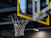 Adidași de bascheți: înalți, medii și joși. Care sunt diferențele?