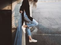 Pantofii sport au devenit perfecți pentru ținutele casual