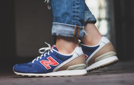 În ultimii ani, cel puțin pe piața din România, pantofii sport New Balance au devenit extrem de populari. Pare un brand nou dar, de mai bine de 100 de ani se ocupă de confortul picioarelor. Chiar dacă la început vinde tălpici concepute pentru susținerea arcului piciorului, au început să creeze pantofi sport, inițial de competiție, […]